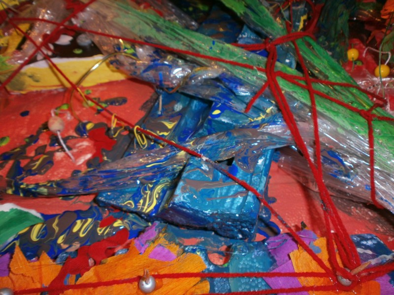 Fünf in vielen Teilen unterschiedliche Menschen haben hier gemeinsam "Das Kunstwerk" erschaffen Fünf in vielen Teilen unterschiedliche Menschen haben hier gemeinsam "Das Kunstwerk" erschaffen